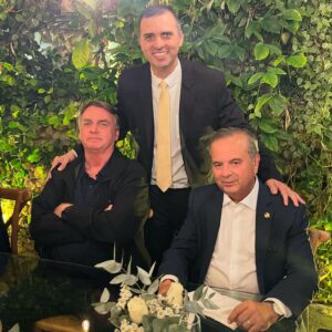 01 CLAYTON E BOLSONARO