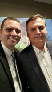 05 CLAYTON E BOLSONARO